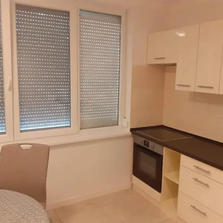 Daroczi 3 Apartman *